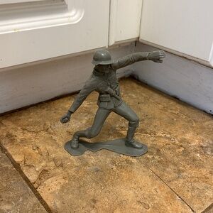 Vintage Gray Louis Marx 5 1/2” Toy Soldier
